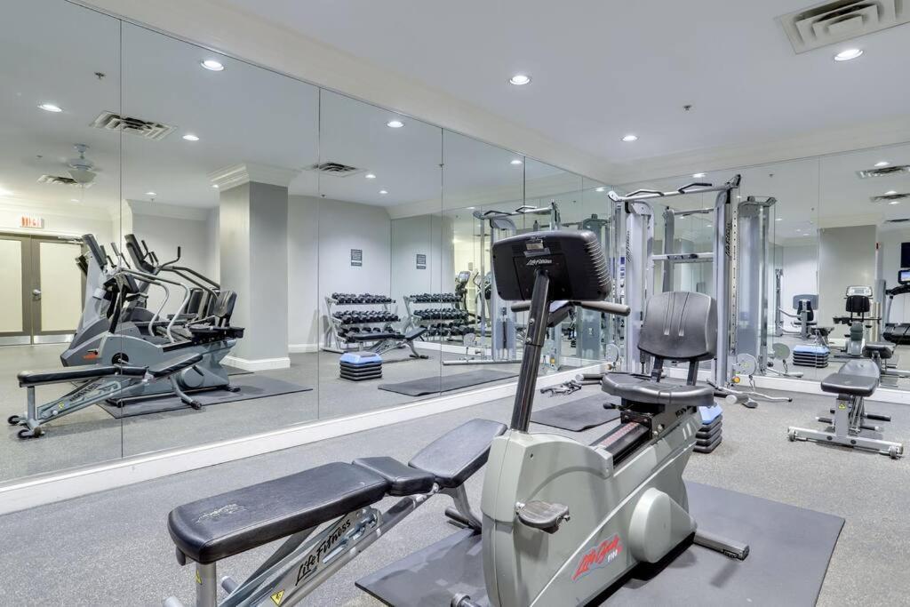 Sensational 1 Bedroom Condo At Ballston Place With Gym Арлингтън Екстериор снимка