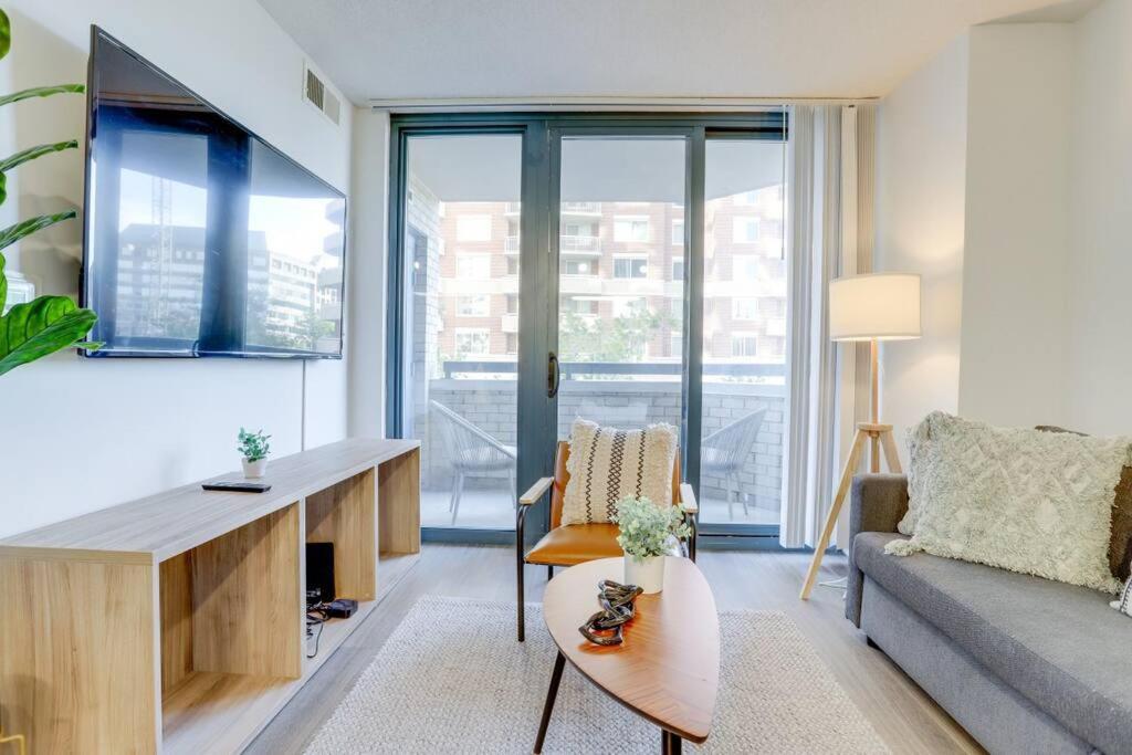 Sensational 1 Bedroom Condo At Ballston Place With Gym Арлингтън Екстериор снимка